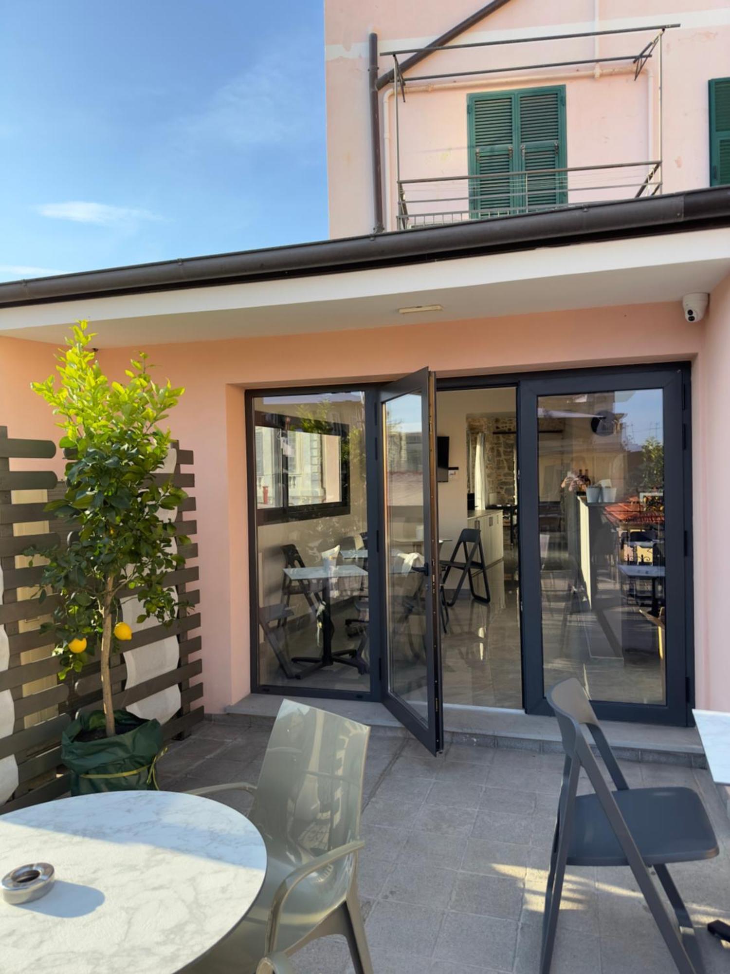 Prima Fila Due Pemium Guest House Sanremo Ngoại thất bức ảnh